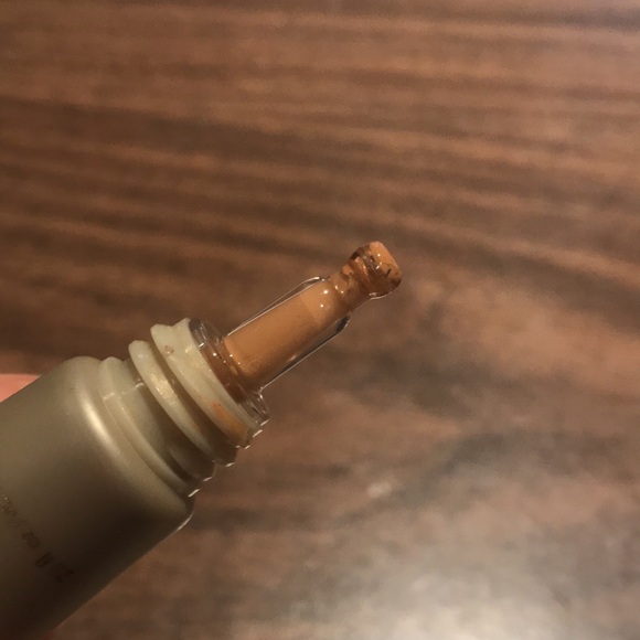 Stila Aqua Glow serum conccealer - Picture 3 of 7